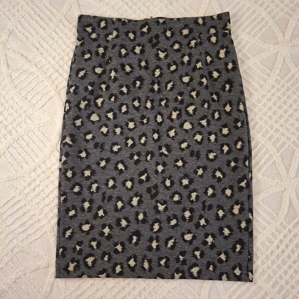 Loft Womens Medium Gray Black Leopard Cat Print Knit Pencil‎ Skirt Lined Stretch